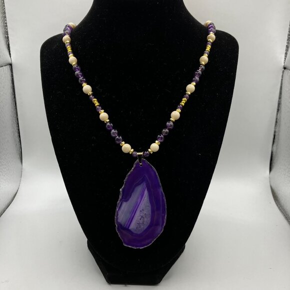 Gorgeous 2.5 in Agate Amethyst Gemstone Raw Edge 22 in Beaded necklace - Picture 1 of 12